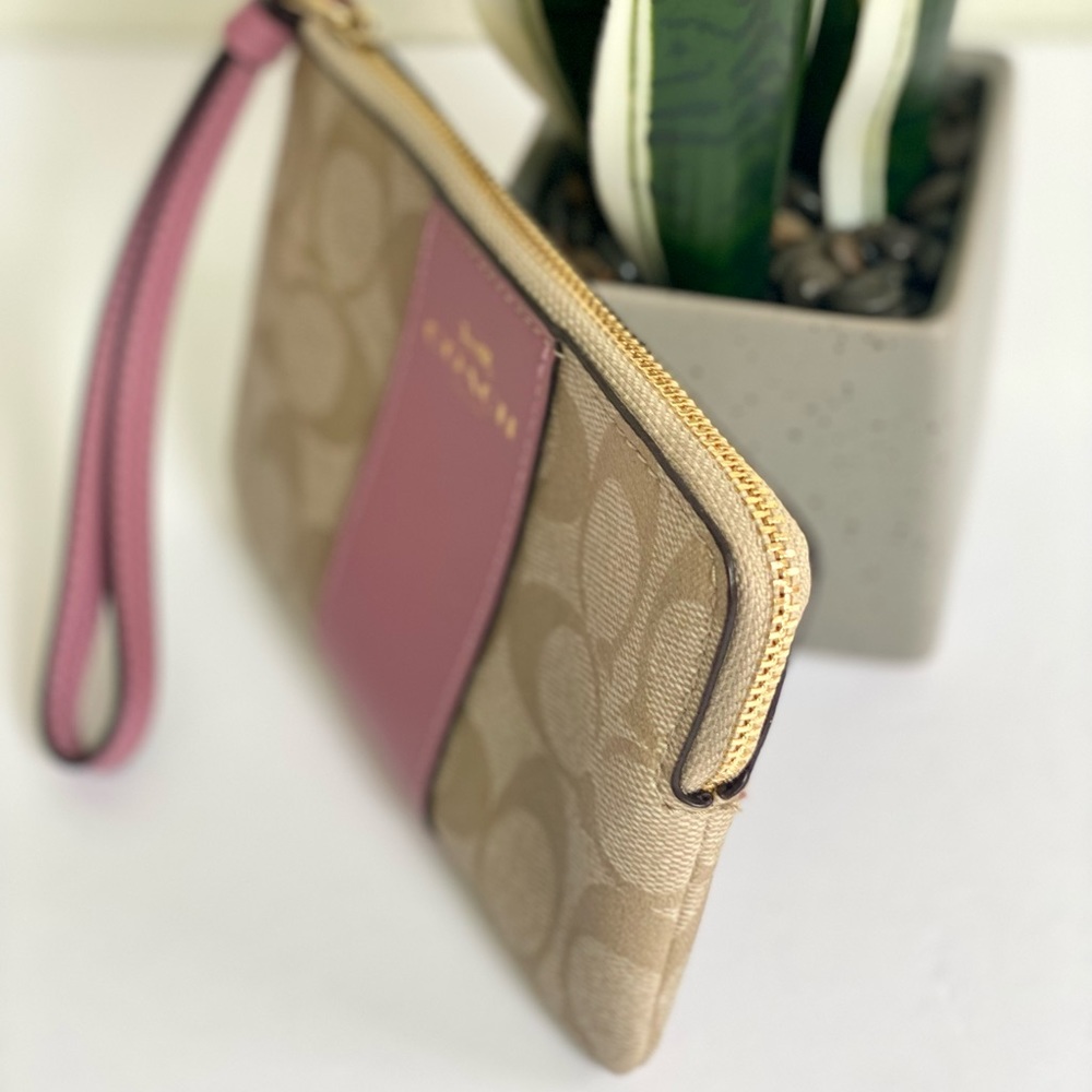 Corner Zip Wallet Wristlet - Picture 4 of 10